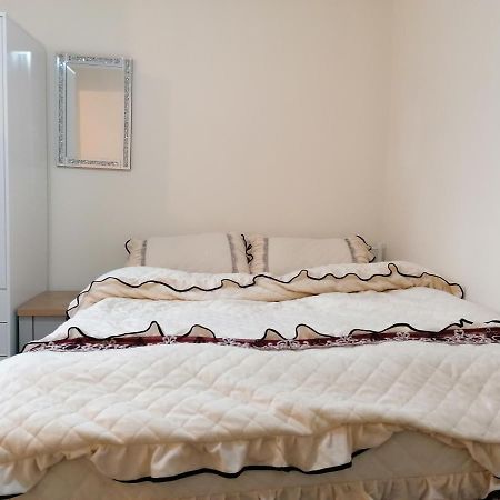 Self-Contained Studio Flat Bathrooms Kitchens Upgrade Locations To City Centre 15 Minutes Walking Distance Nottingham Universities Queen Hospitals City Hospitals Exterior foto