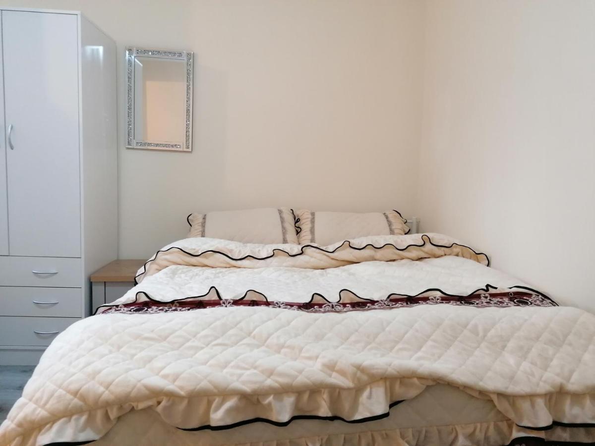 Self-Contained Studio Flat Bathrooms Kitchens Upgrade Locations To City Centre 15 Minutes Walking Distance Nottingham Universities Queen Hospitals City Hospitals Exterior foto