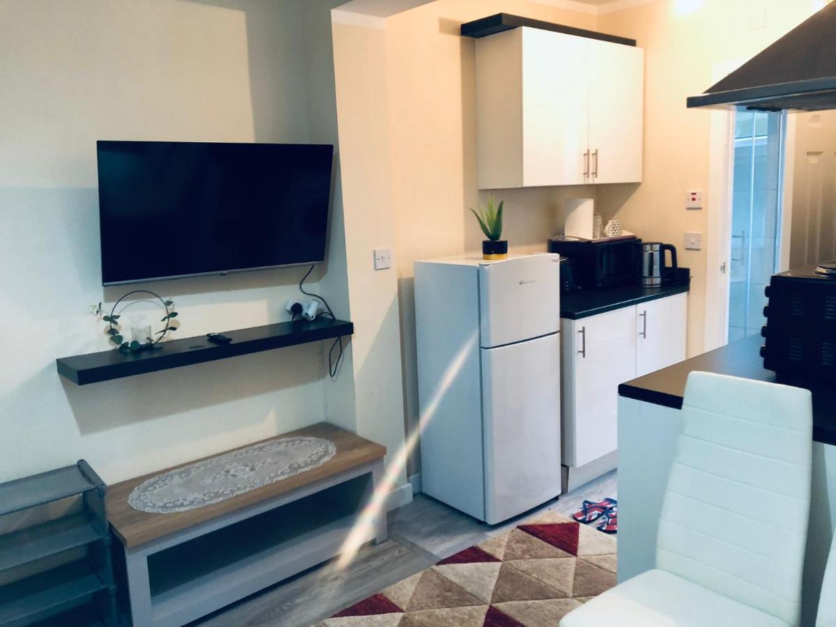 Self-Contained Studio Flat Bathrooms Kitchens Upgrade Locations To City Centre 15 Minutes Walking Distance Nottingham Universities Queen Hospitals City Hospitals Exterior foto